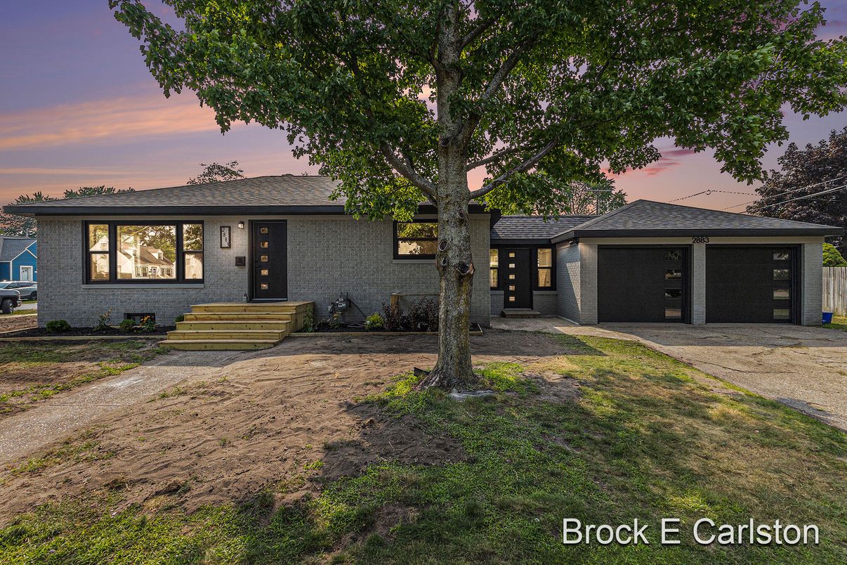 Attached, Backyard, Exterior, Facade, Brick Facade, Ranch