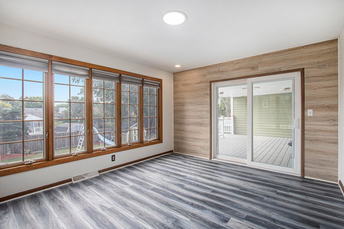 Empty room, Interior, Recessed Lighting, Wood Texture Flooring, Wooden Walls