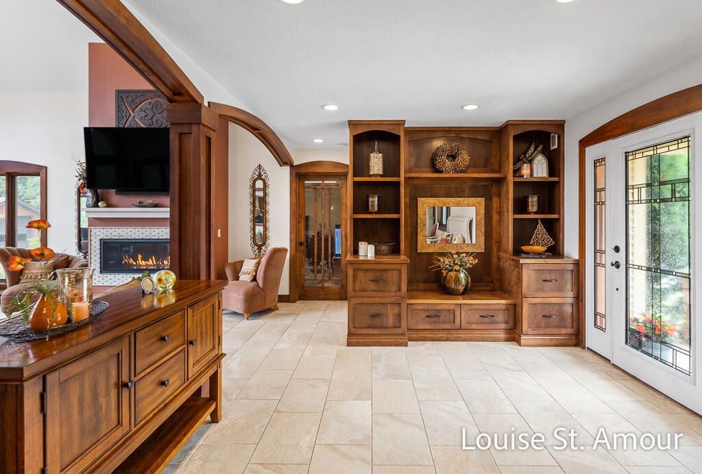 Fireplace, Interior, Recessed Lighting
