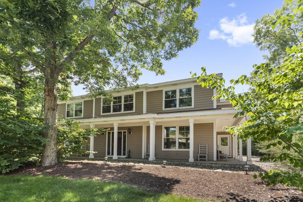 Exterior, Facade, Georgian