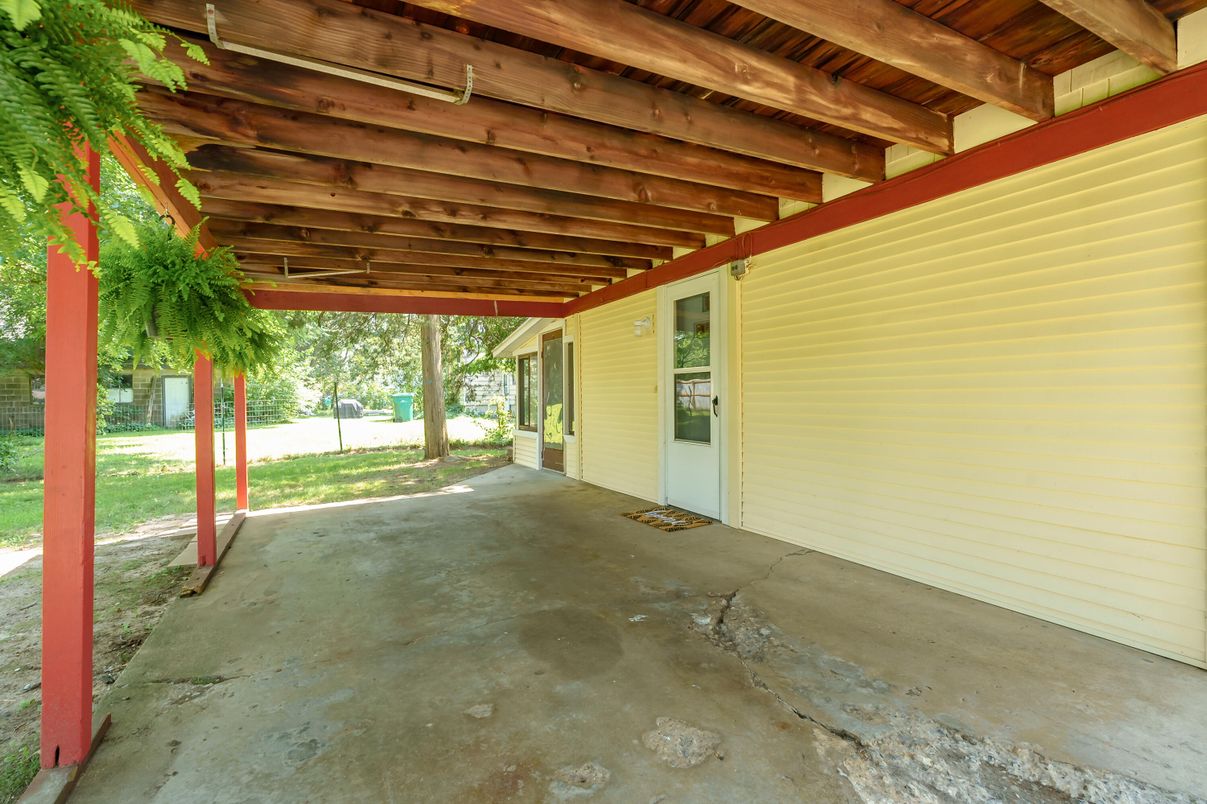Exterior, Wooden Beams