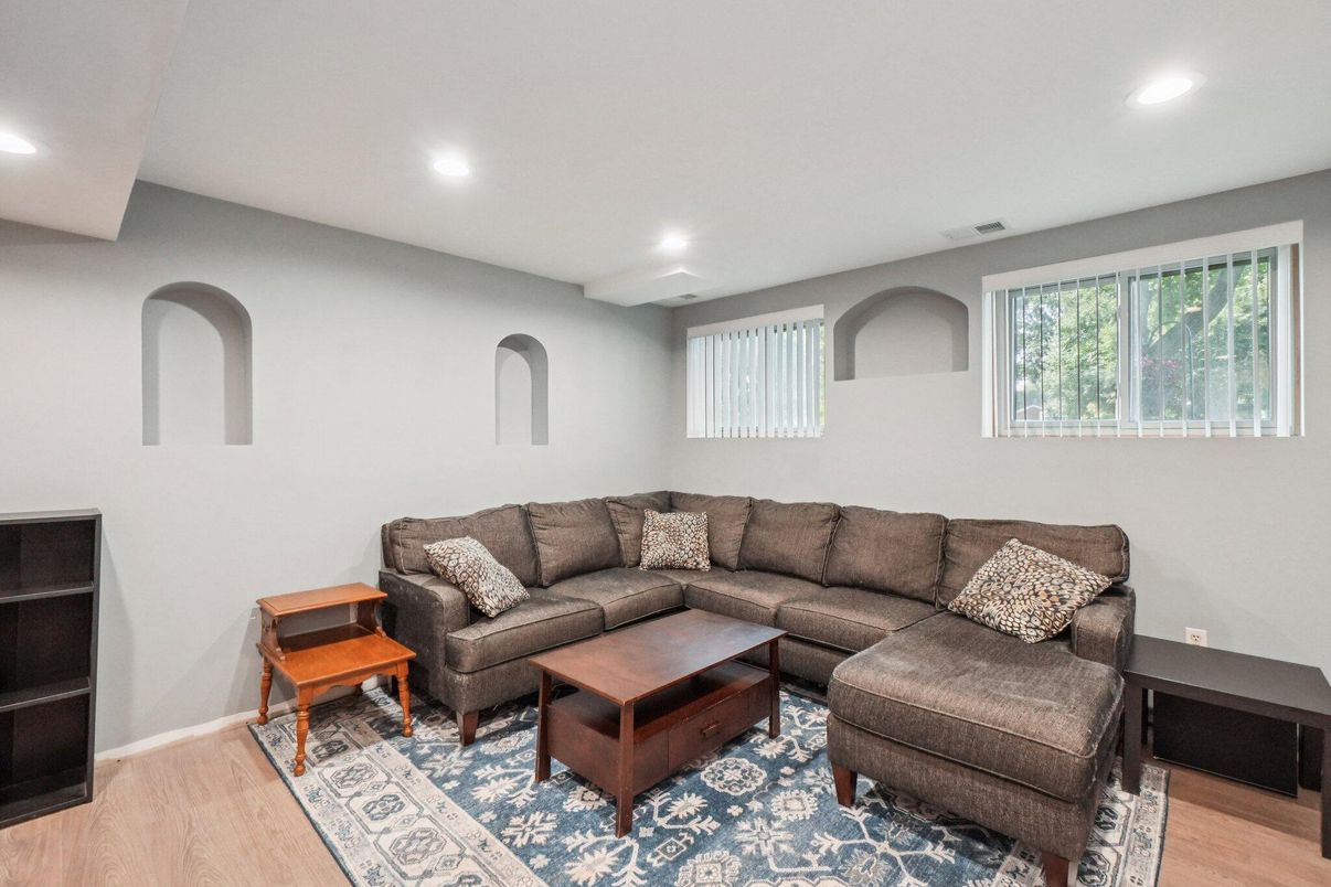 Interior, Living room, Recessed Lighting, Wood Texture Flooring