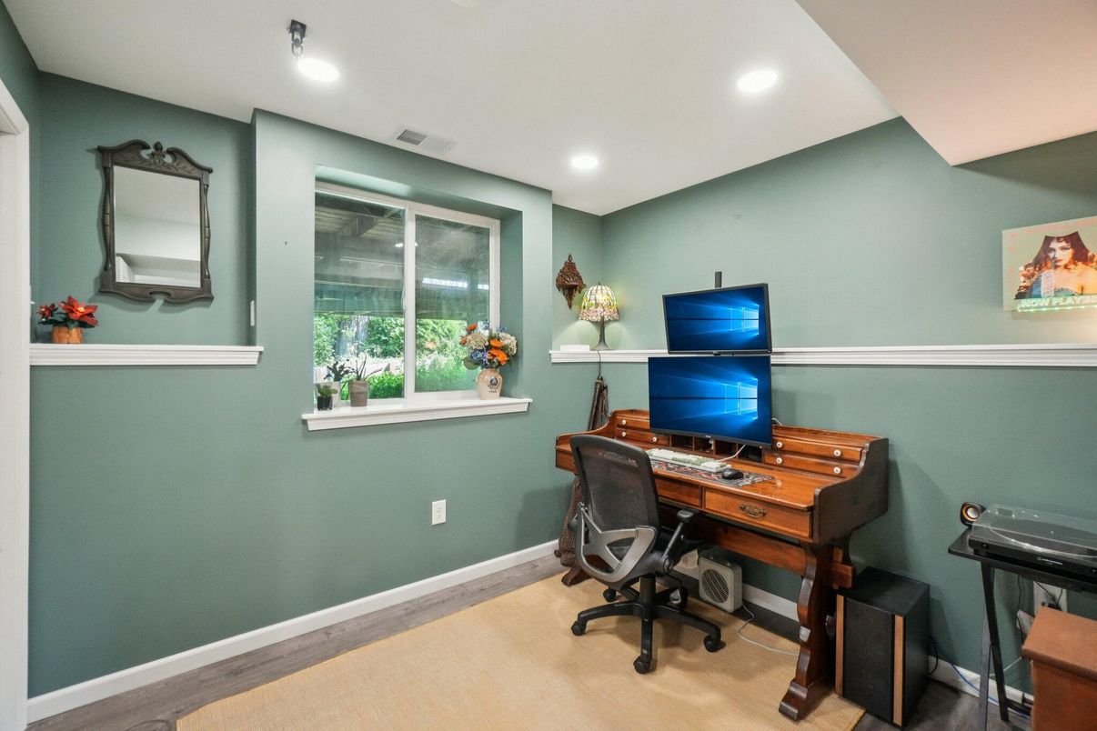 Home Office, Interior, Recessed Lighting, Wood Texture Flooring