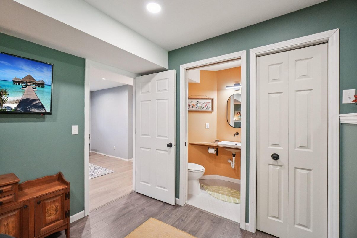 Bathroom, Interior, Recessed Lighting, Wood Texture Flooring