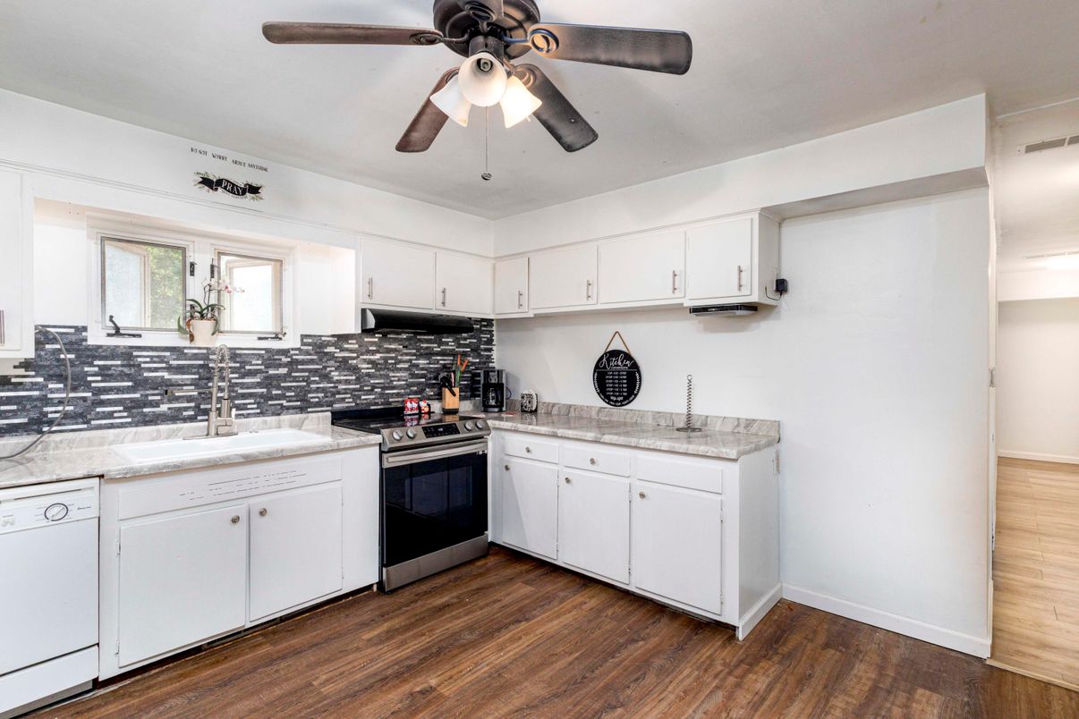 Interior, Kitchen, Wood Texture Flooring