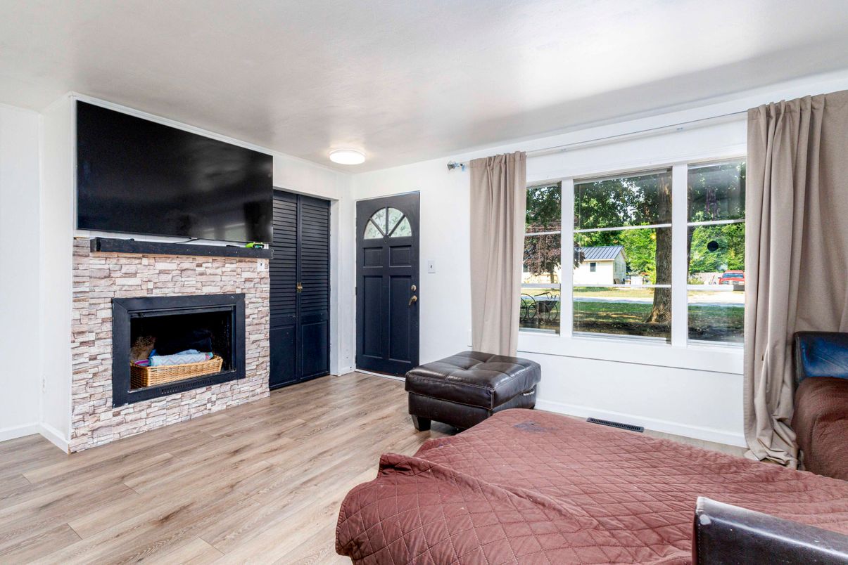 Bedroom, Fireplace, Interior, Wood Texture Flooring