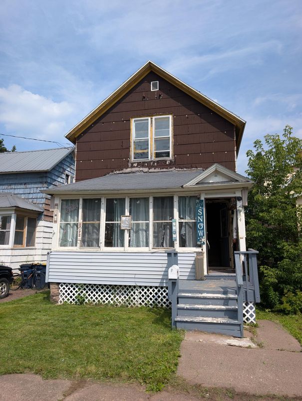 Exterior, Facade, Queen Anne Victorian