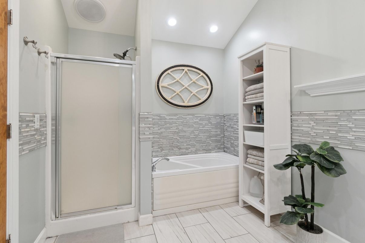 Bathroom, Interior, Recessed Lighting