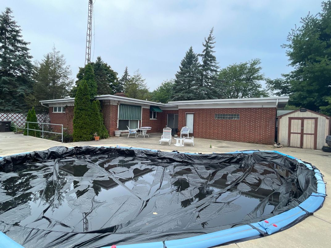 Exterior, Pool