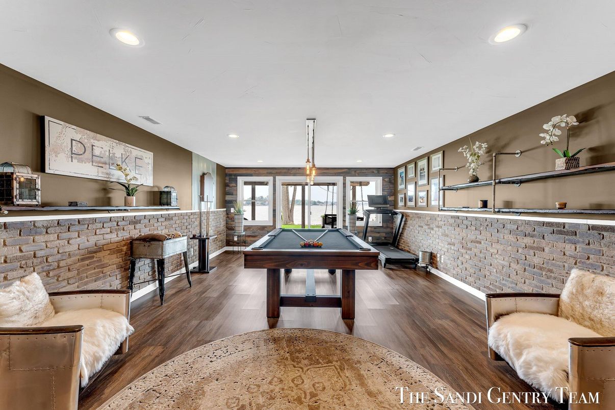 Billiard Table, Game Room, Interior, Pendant Lights, Recessed Lighting, Wood Texture Flooring