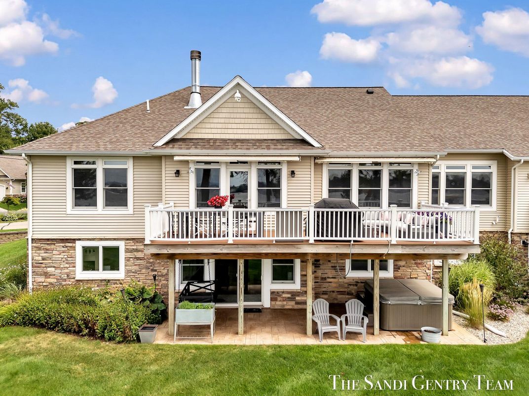 Exterior, Hot Tub