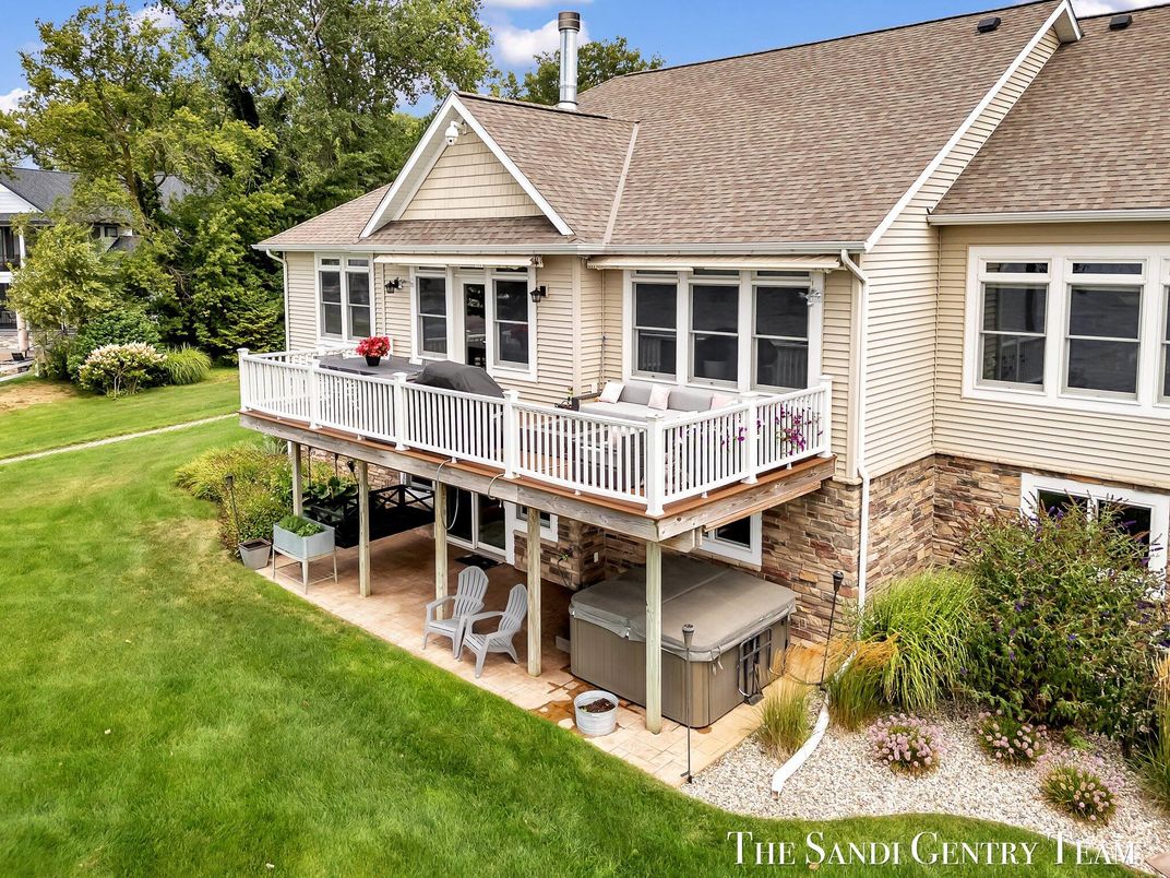 Backyard, Exterior, Hot Tub