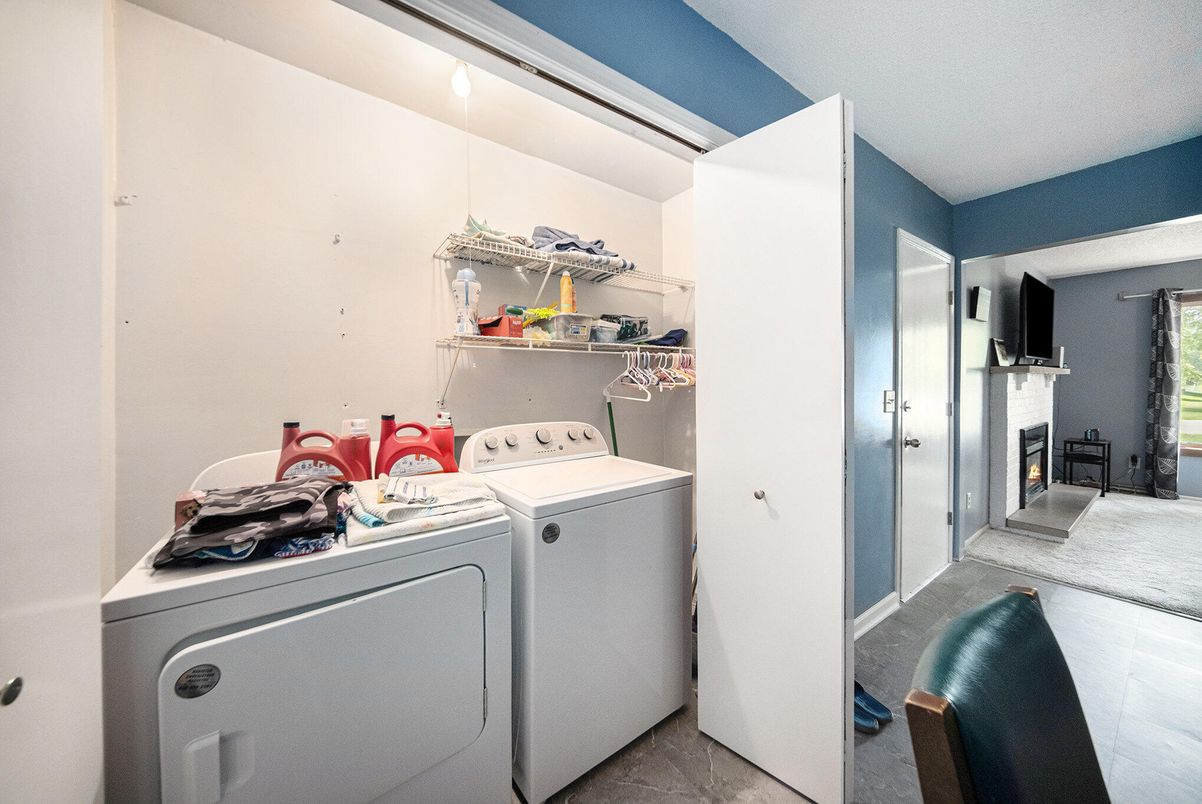 Fireplace, Interior, Washer