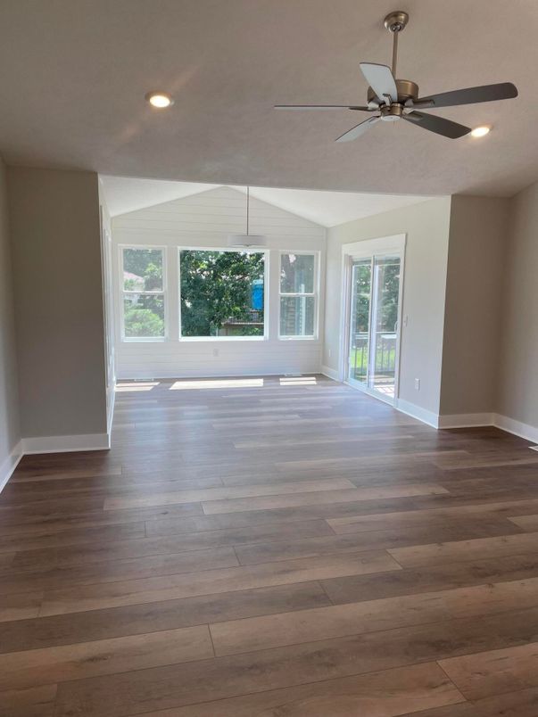 Empty room, Interior, Recessed Lighting, Wood Texture Flooring