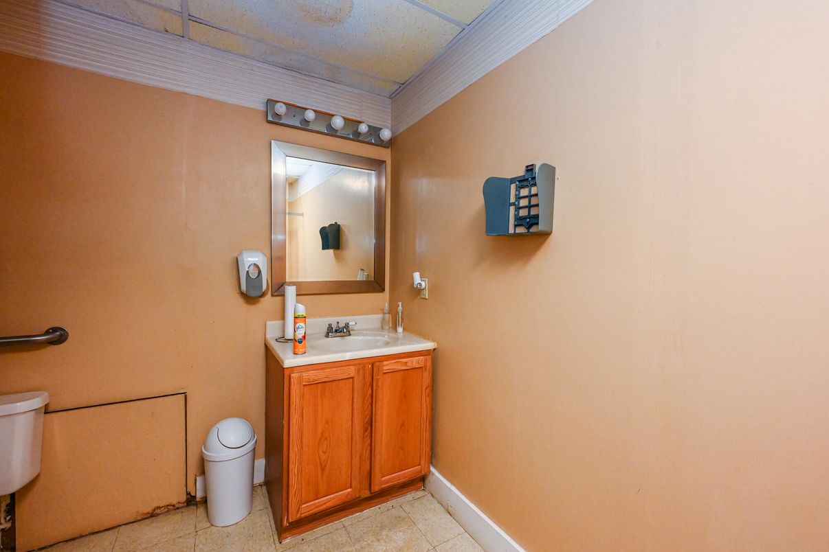 Bathroom, Interior