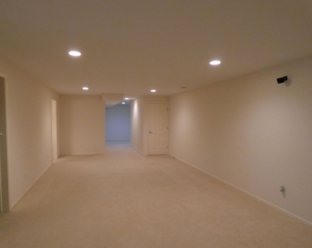 Empty room, Interior, Recessed Lighting