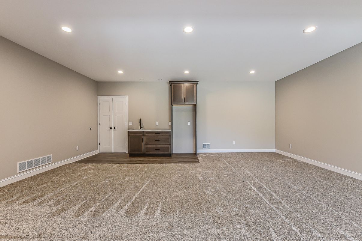 Empty room, Interior, Recessed Lighting