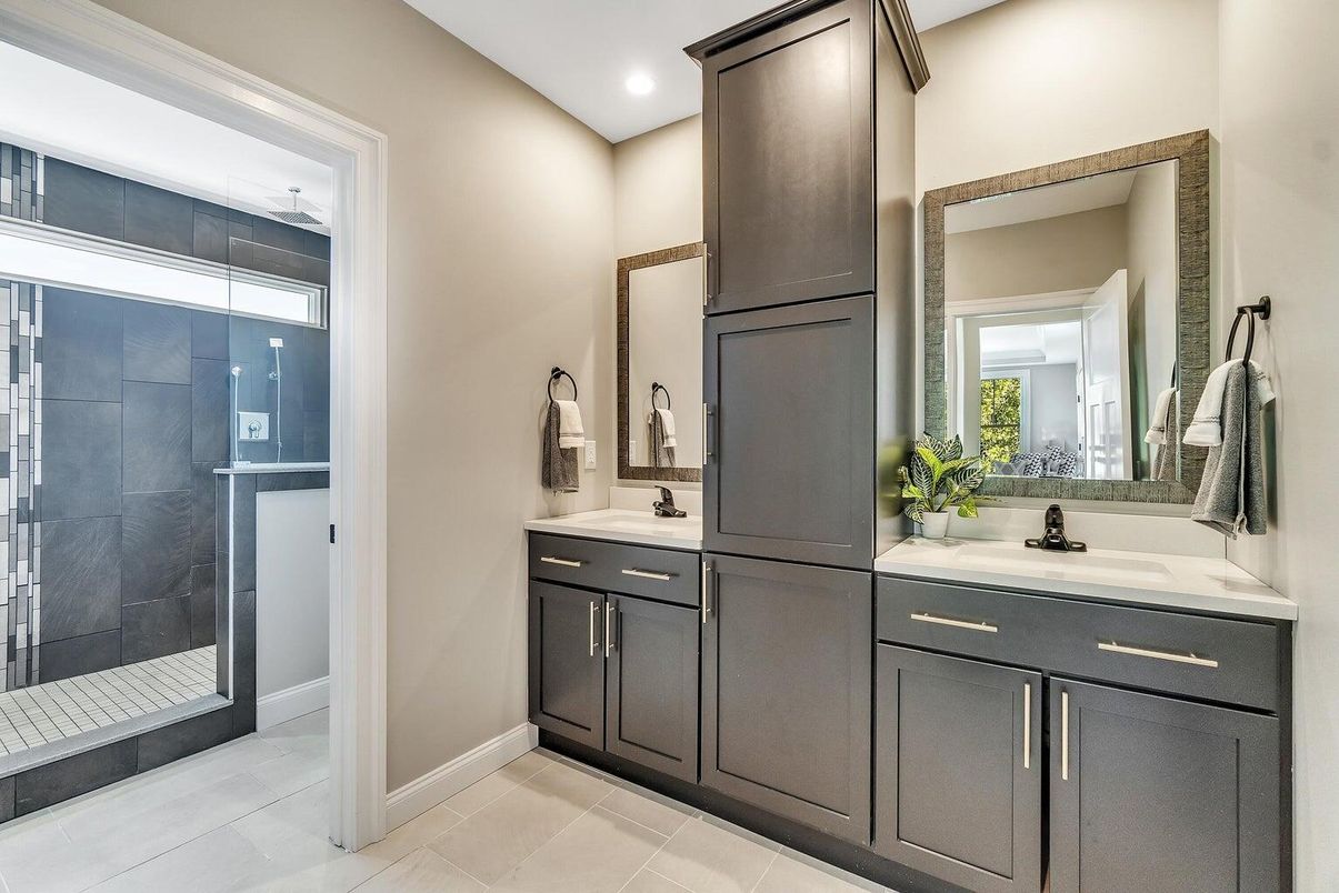 Bathroom, Dual Sink Vanities, Interior, Recessed Lighting