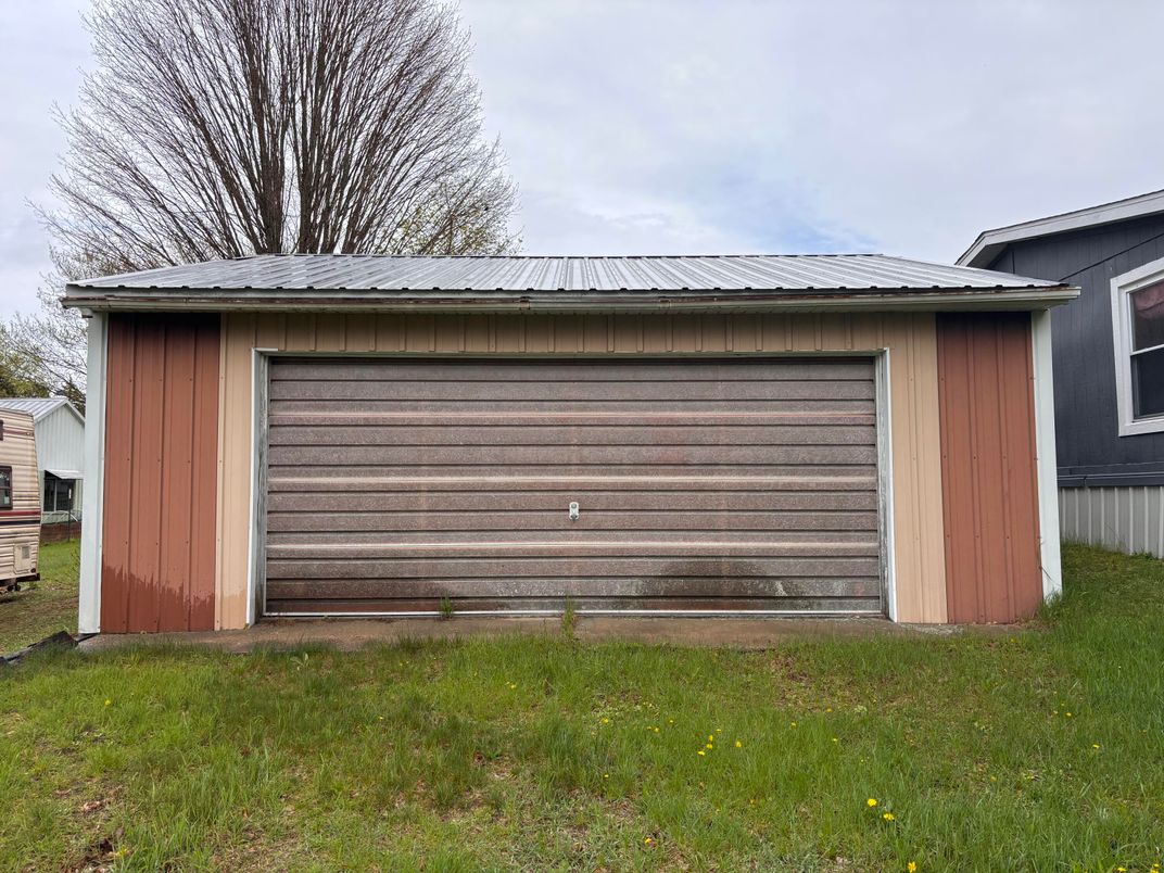 Detached Garage, Exterior