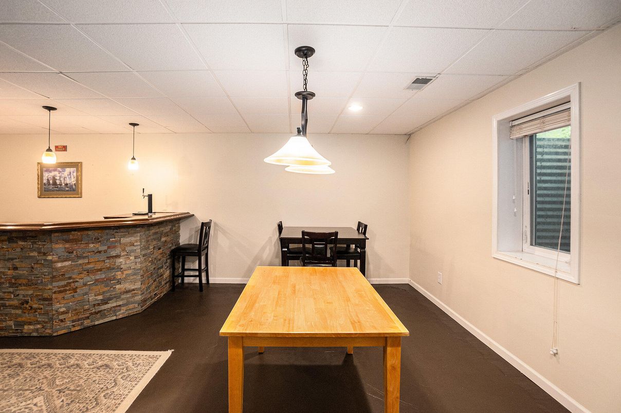 Dining room, Interior, Pendant Lights, Recessed Lighting