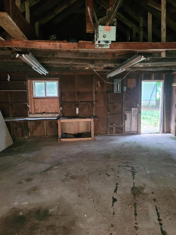 Empty room, Interior, Wooden Beams, Wooden Walls