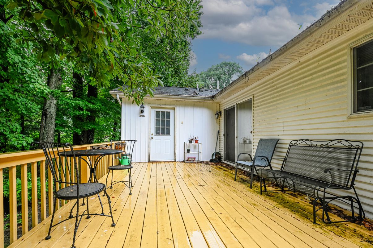 Exterior, Wood Texture Flooring