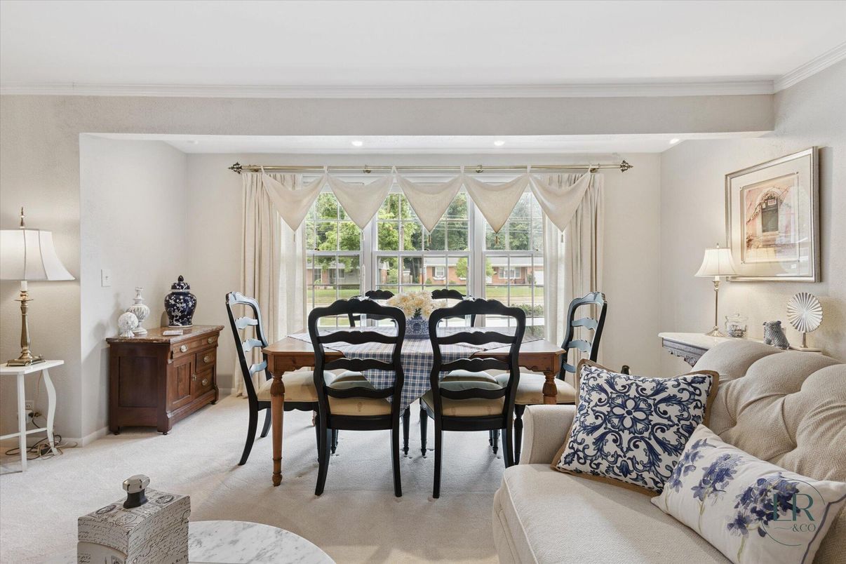 Dining room, Interior, Living room, Recessed Lighting