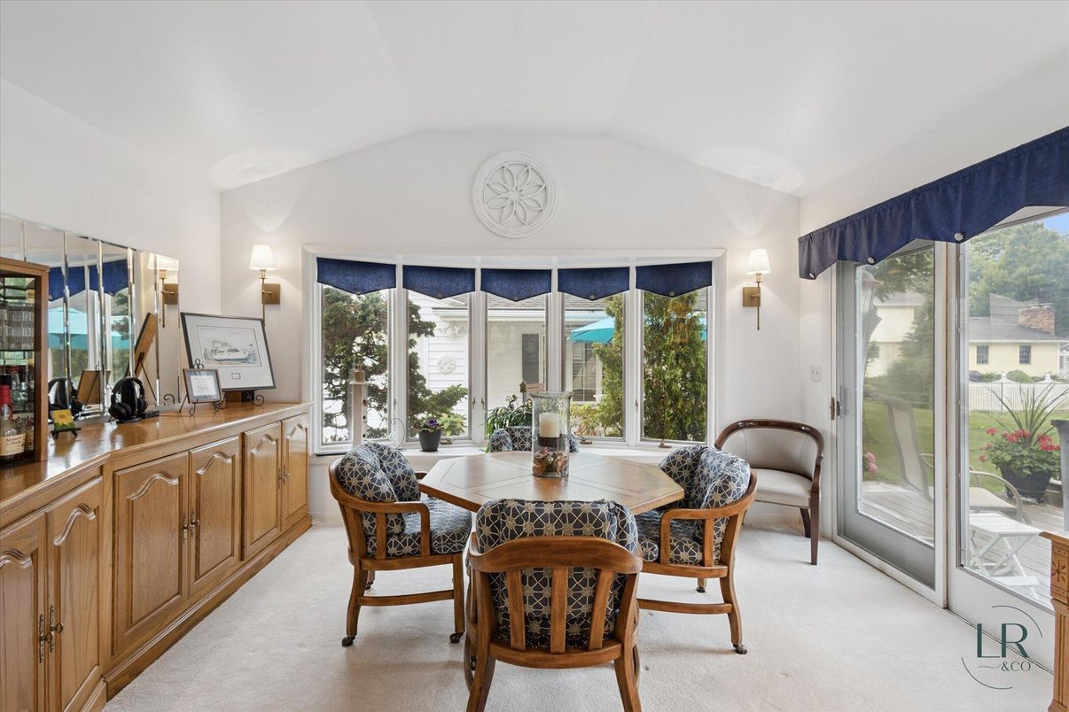 Dining room, Interior