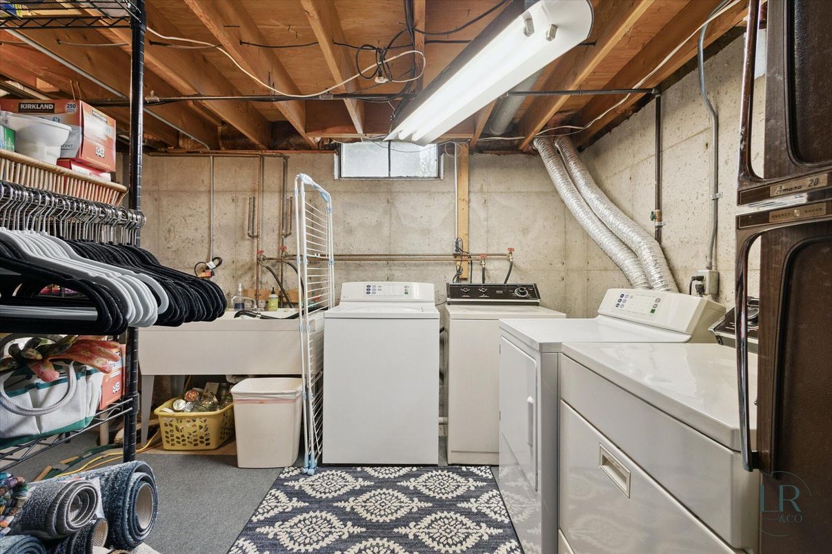 Interior, Washer, Wooden Ceilings
