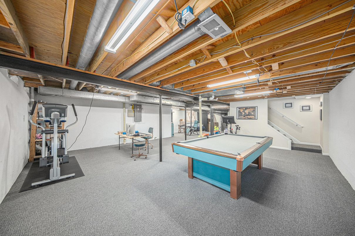 Billiard Table, Fitness Equipment, Game Room, Interior, Wooden Beams