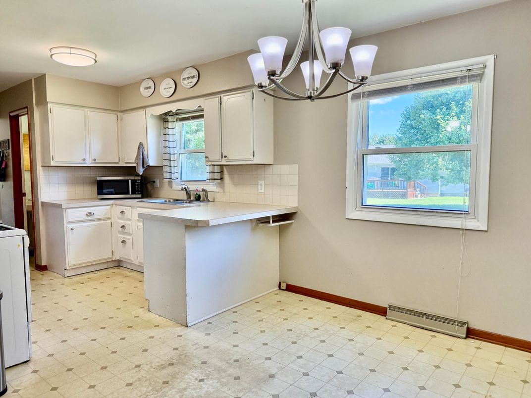 Chandelier, Interior, Kitchen