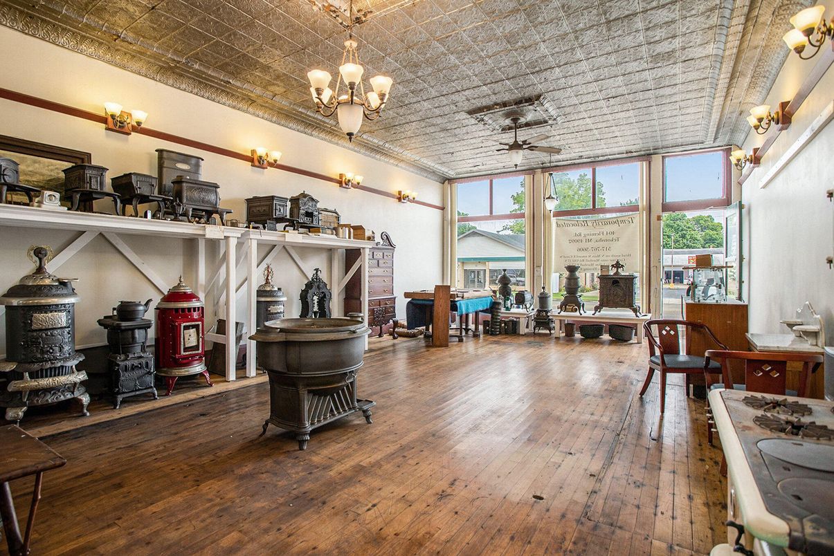 Chandelier, Interior, Wood Texture Flooring
