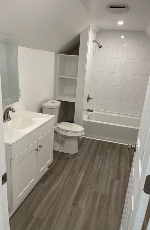 Bathroom, Interior, Recessed Lighting, Wood Texture Flooring