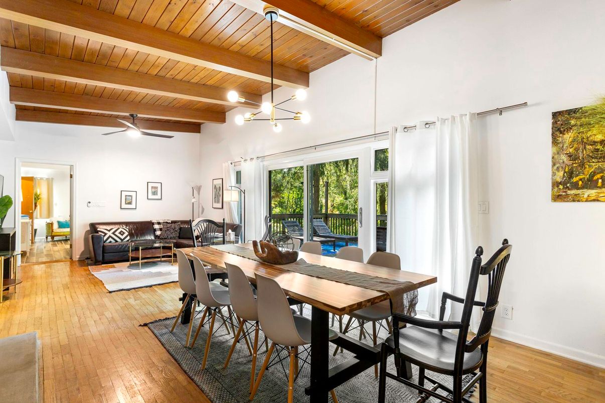 Dining room, Interior, Living room, Pendant Lights, Wooden Beams, Wooden Ceilings, Wood Texture Flooring
