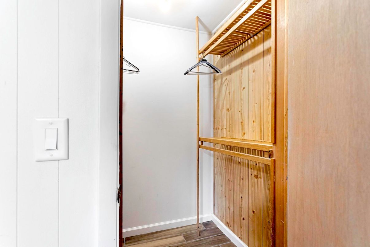 Interior, Pendant Lights, Wood Texture Flooring