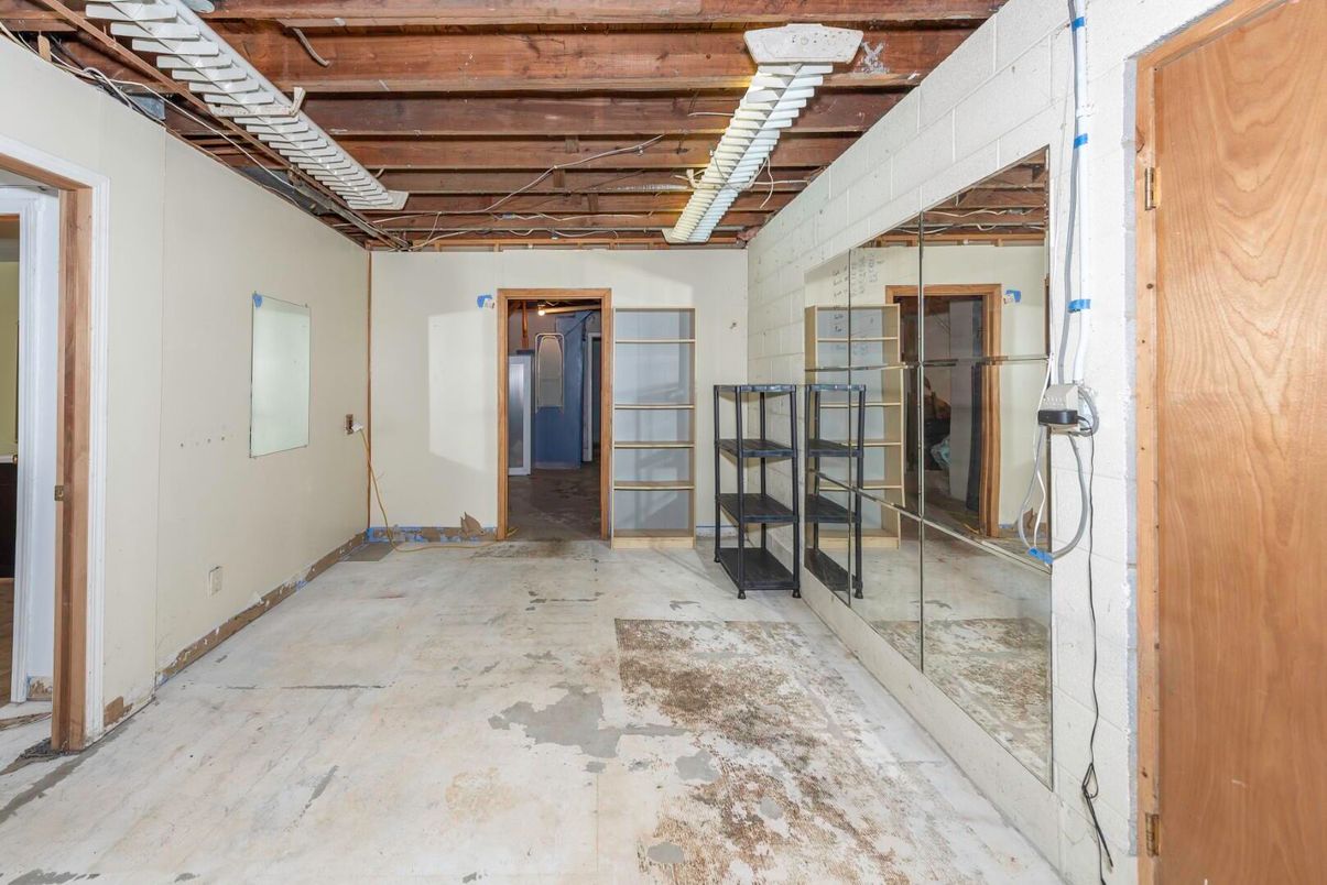 Interior, Wooden Beams
