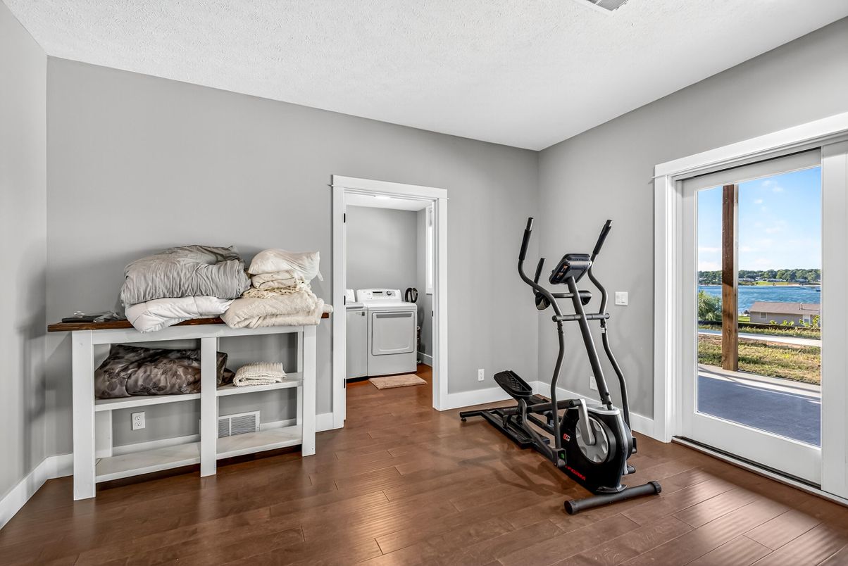 Fitness Equipment, Interior, Water, Wood Texture Flooring