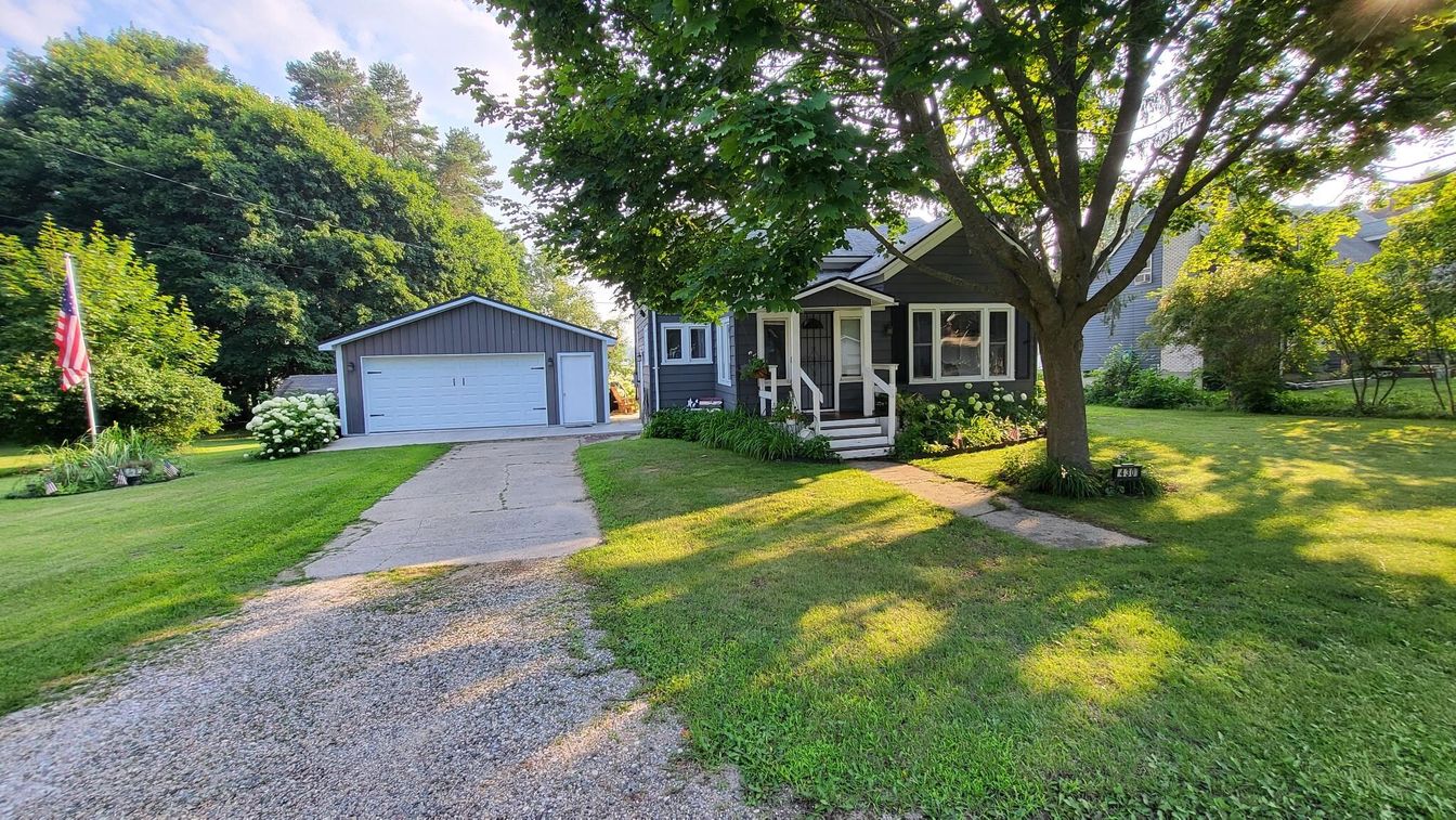Backyard, Detached Garage, Exterior