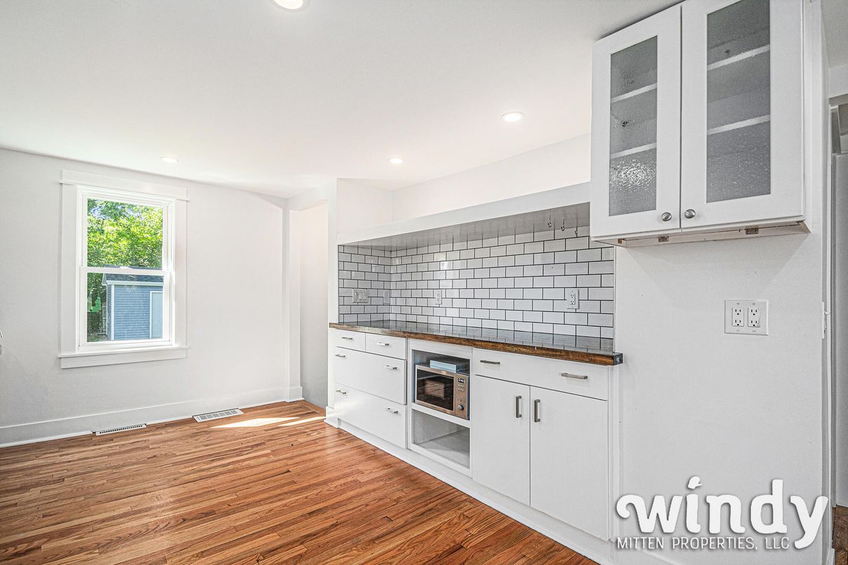 Empty room, Interior, Kitchen, Recessed Lighting, Wood Texture Flooring