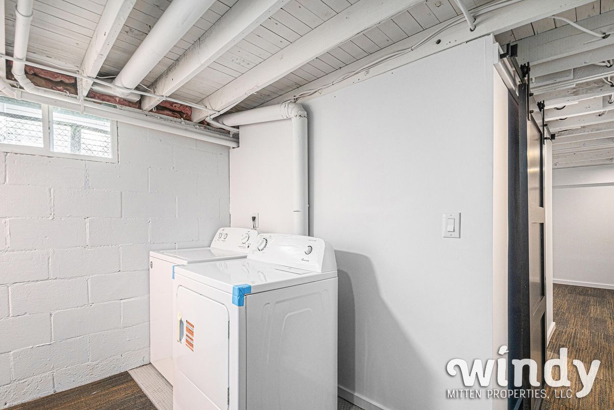 Interior, Stone Walls, Washer, Wood Texture Flooring