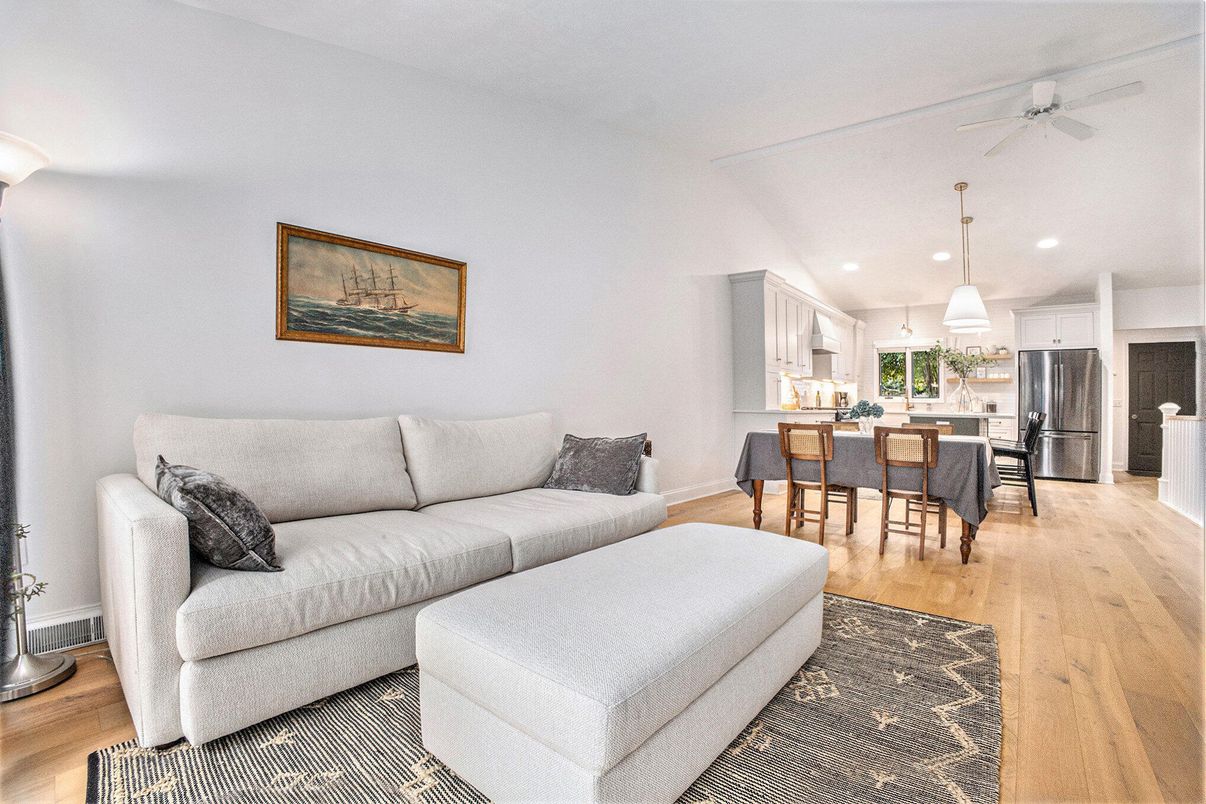 Dining room, Interior, Kitchen, Living room, Pendant Lights, Recessed Lighting, Stainless Steel Appliances, Wood Texture Flooring