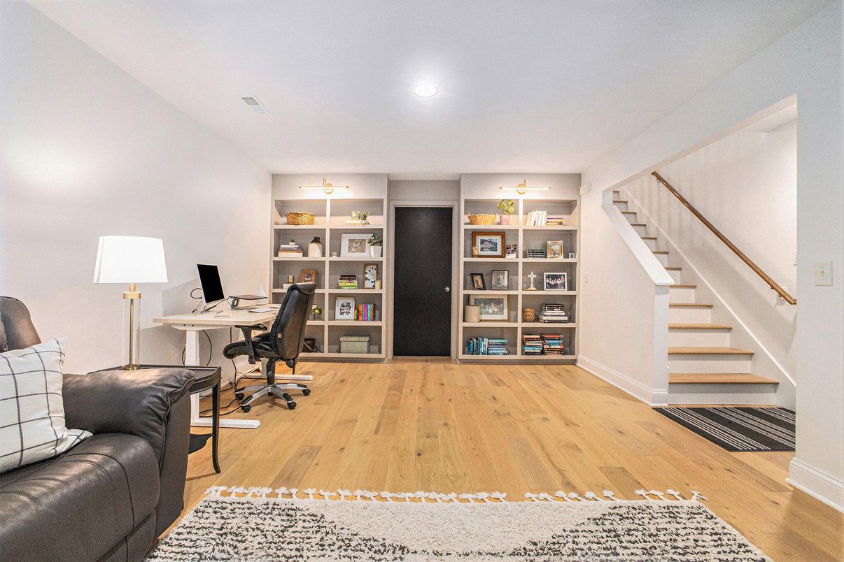 Home Office, Interior, Recessed Lighting, Wood Texture Flooring