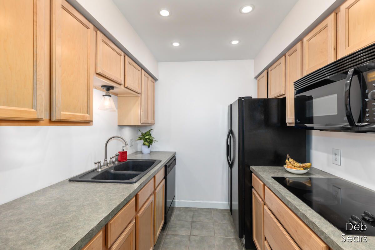 Interior, Kitchen, Recessed Lighting