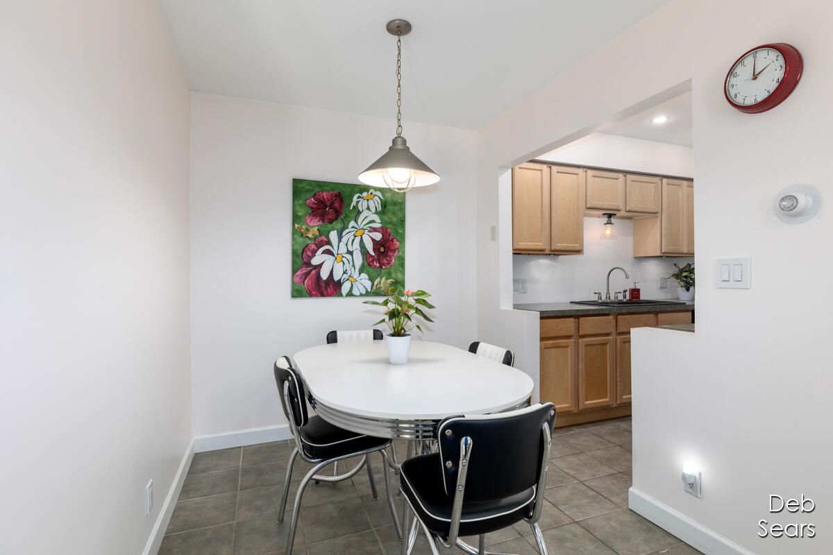 Dining room, Interior, Kitchen, Pendant Lights, Recessed Lighting