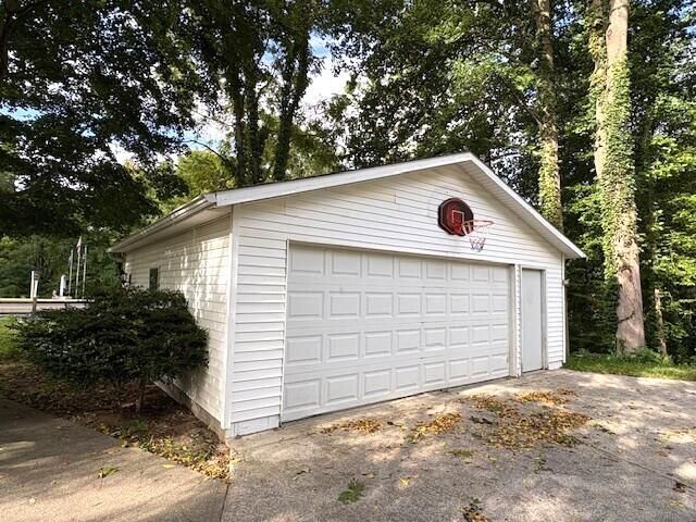 Detached Garage, Exterior