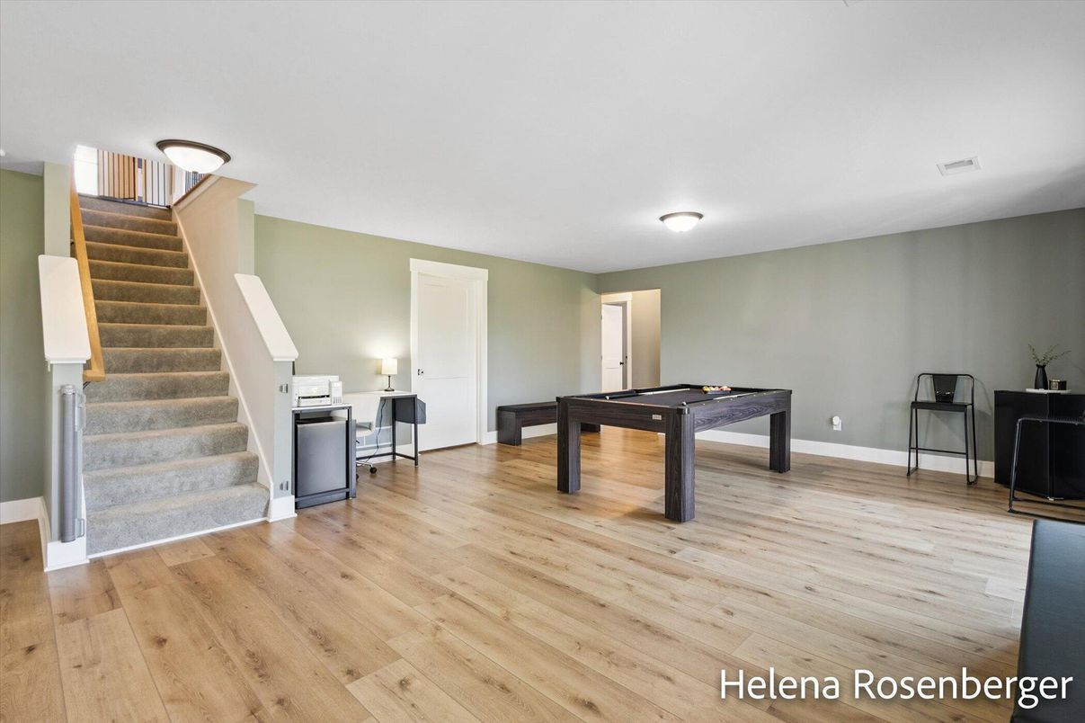 Billiard Table, Game Room, Interior, Wood Texture Flooring