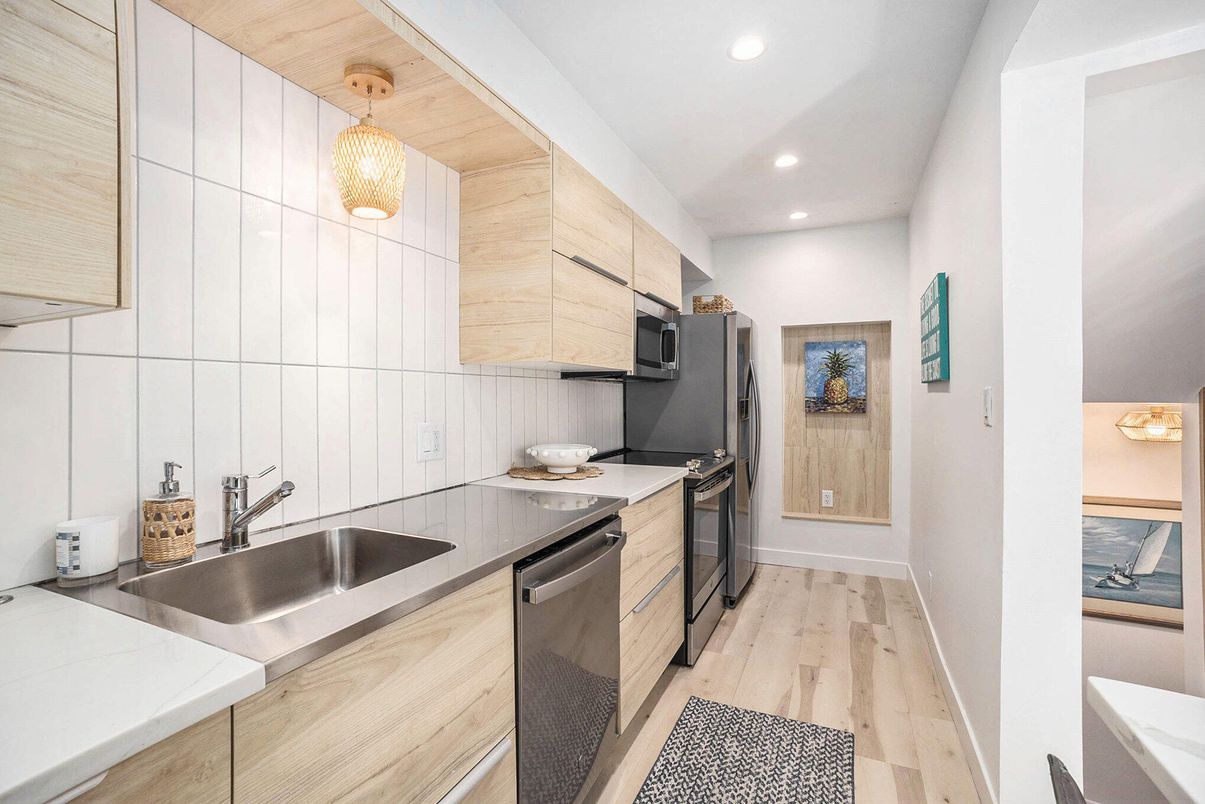 Interior, Kitchen, Pendant Lights, Recessed Lighting, Wood Texture Flooring