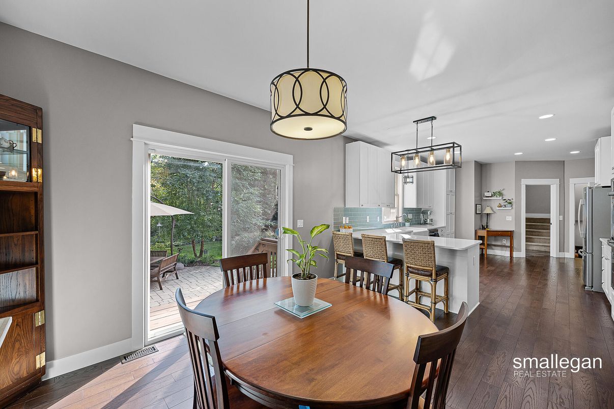 Dining room, Interior, Kitchen, Pendant Lights, Recessed Lighting, Wood Texture Flooring
