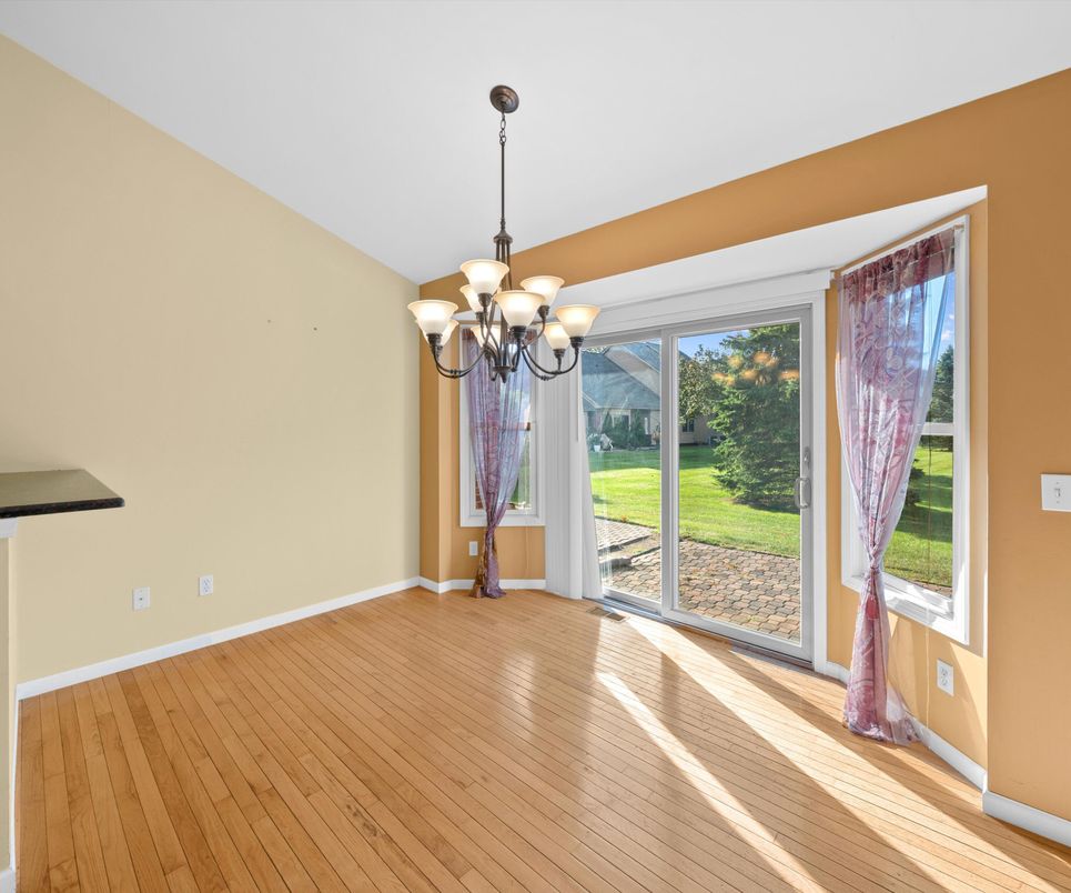Chandelier, Empty room, Interior, Wood Texture Flooring