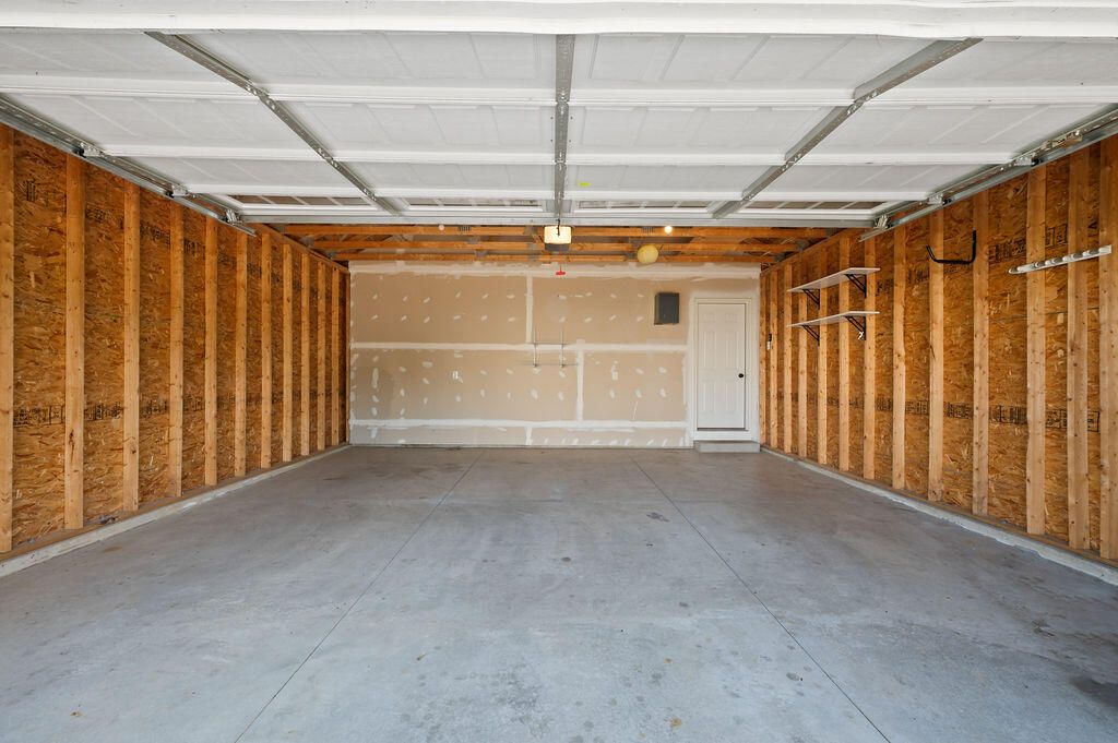 Garage, Interior, Wooden Walls